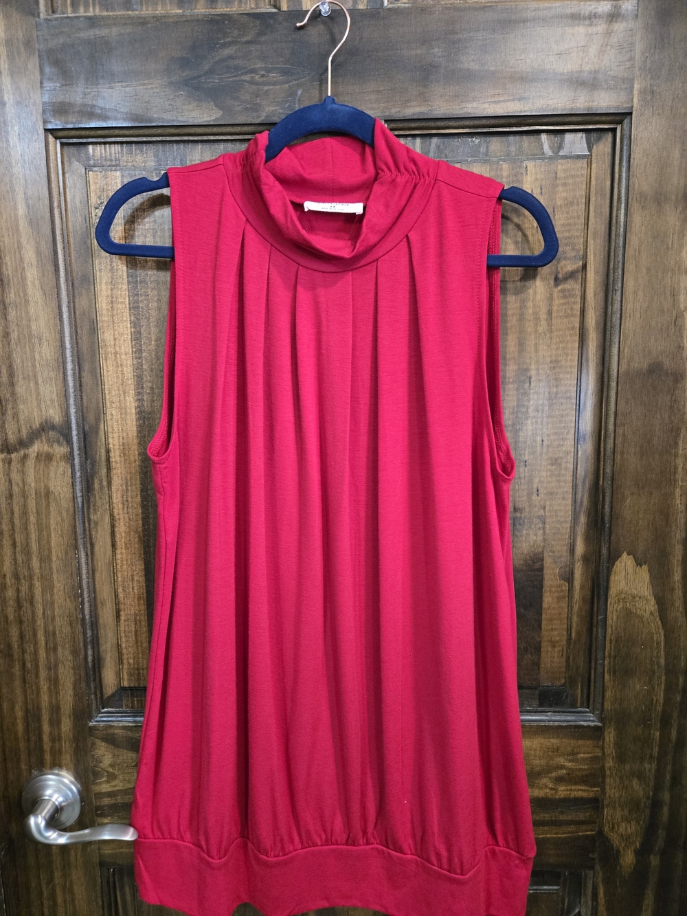 NWOT Plus Size Sleeveless Mock Neck Top in Red